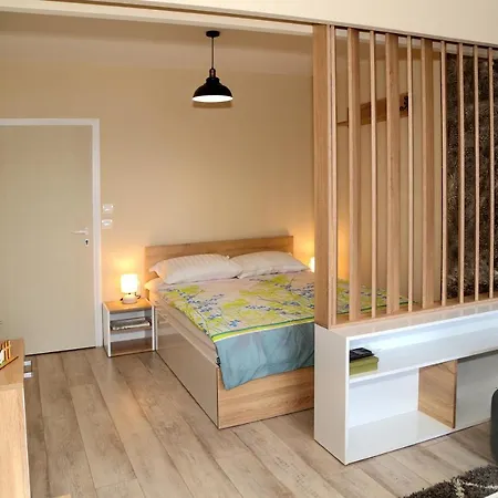 Colibri Apartment *